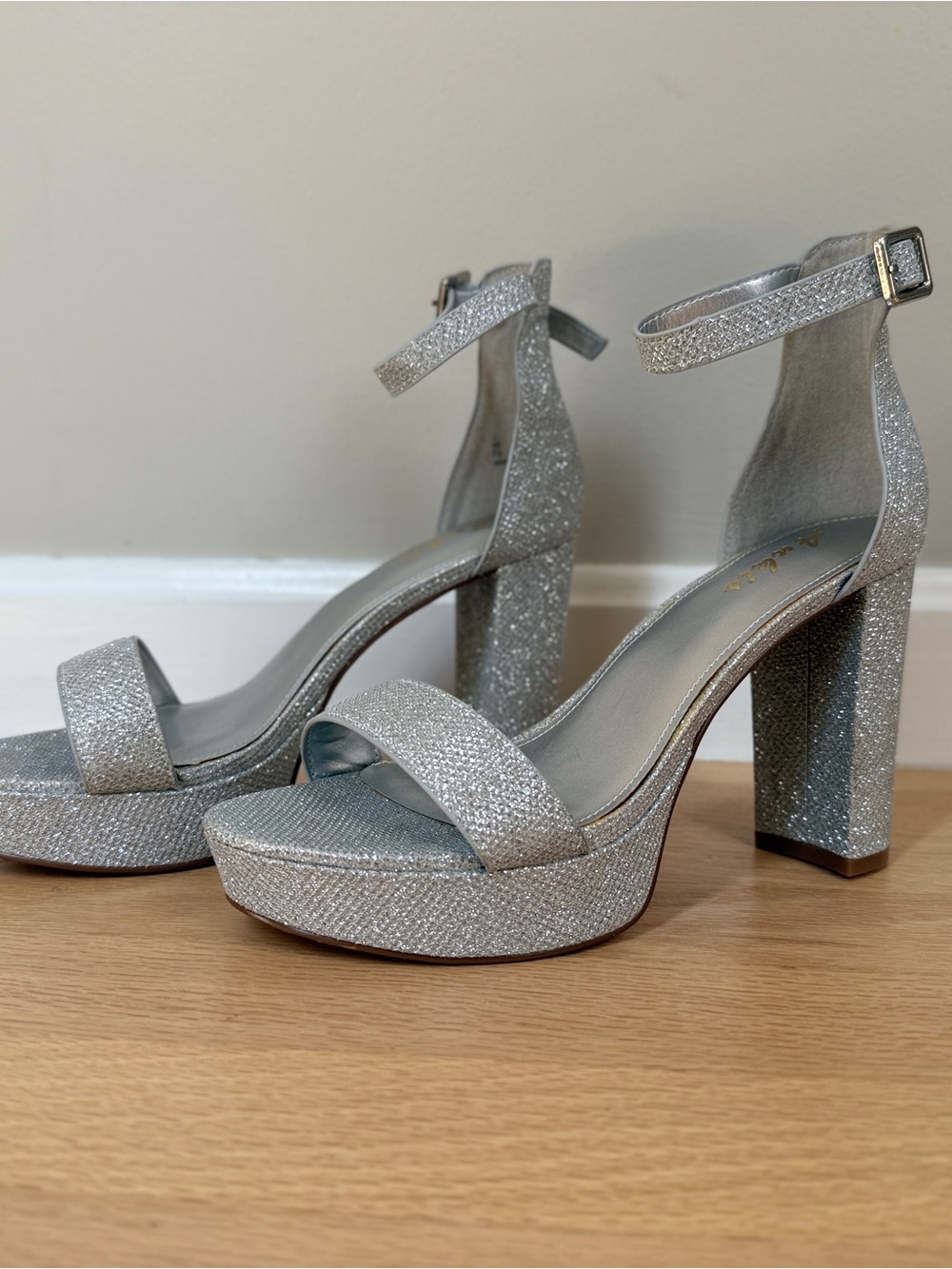 Ankis Silver Glitter Platform Block Heels Ankle Strap Size 7.5, 4” Heel